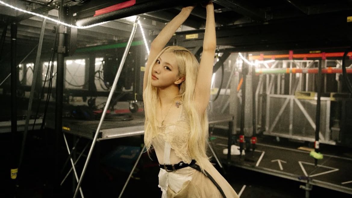 ROSÉ has received 8 nominations at the 2025 VMAs:

— Video Of The Year (APT.)
— Song Of The Year (APT.)
— Best Collaboration (APT.)
— Best Pop (APT.)
— Best Kpop (toxic till the end)
— Best Direction (APT.)
— Best Art Direction (APT.)
— Best Visual Effects (APT.)