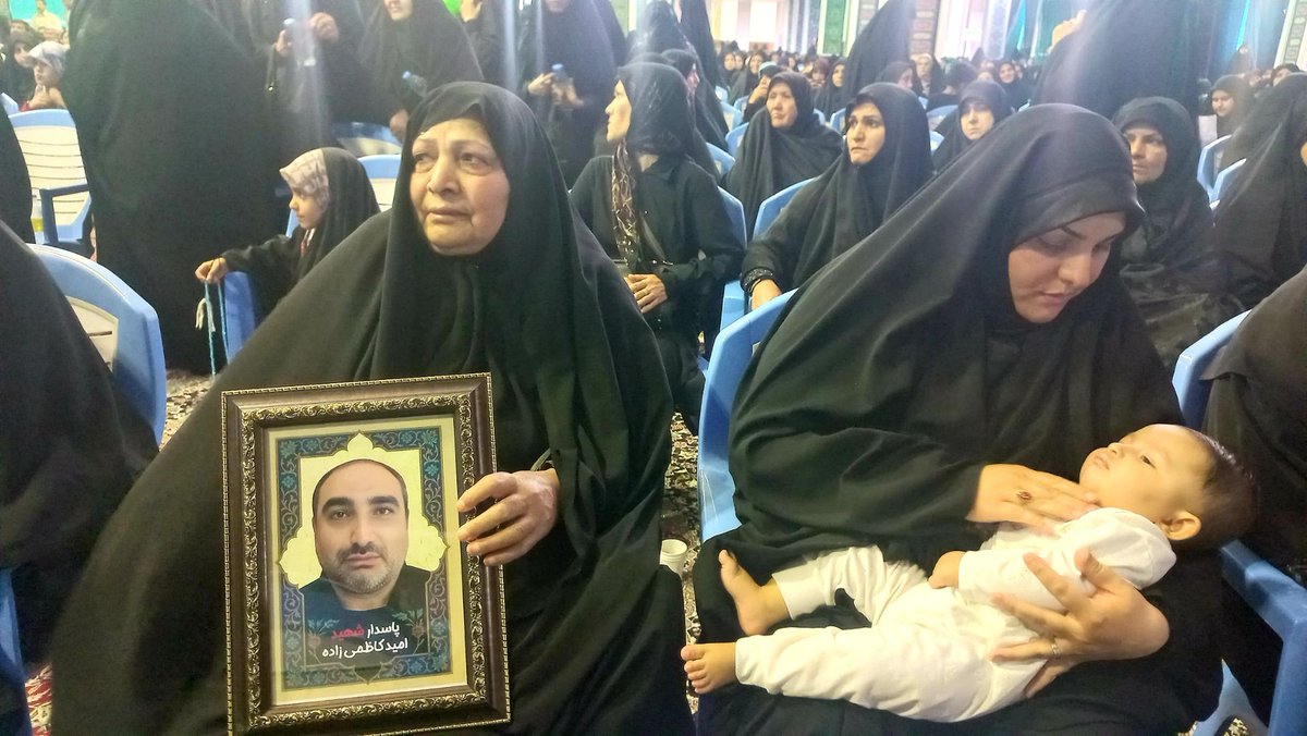 چهل روز ناباورنه برای مادری که دلتنگ پسرش بود گذشت...
شهدای اقتدار رفتند اما ما راهشان را ادامه میدهیم...
#اربعین_فدائیان_کرمانی
#امید_کاظمی_زاده