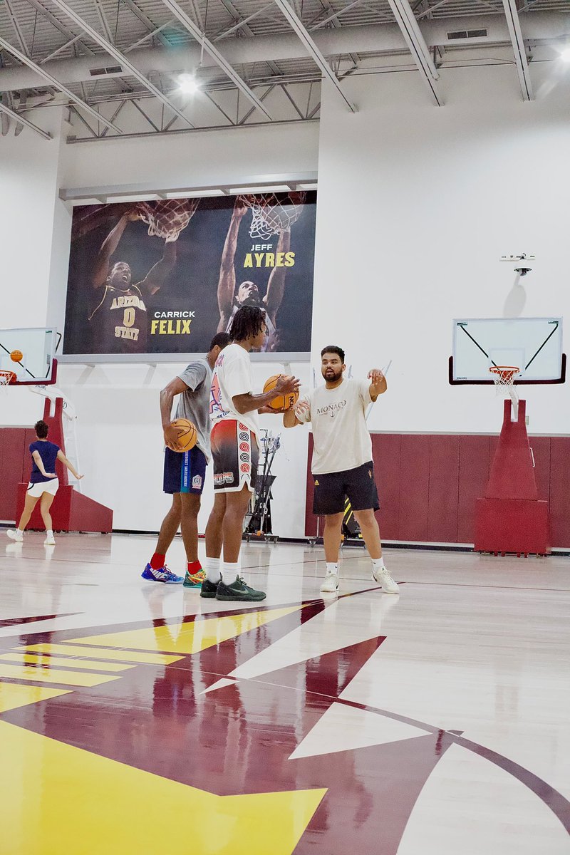 MathiasClairisG's tweet photo. Summer work at the 🏠 ! https://t.co/XNP4oje9k1