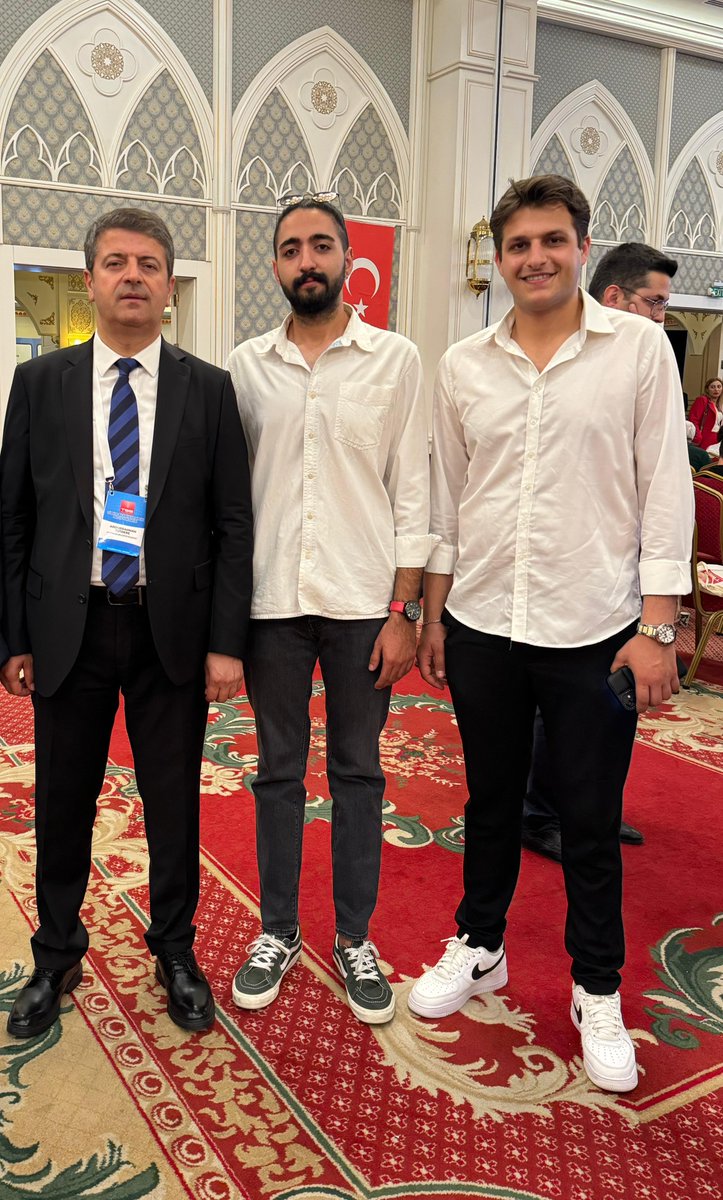 Adalet kazandı, halkın iradesi yeniden tecelli etti!
Adıyaman Belediye Başkanımız Abdurrahman Tutdere, hukuksuz şekilde elinden alınan görevine iade edildi. Bu karar, hem hukukun hem de milletin iradesinin zaferidir.
Başkanımıza geçmiş olsun dileklerimi iletiyorum.
Egemenlik,