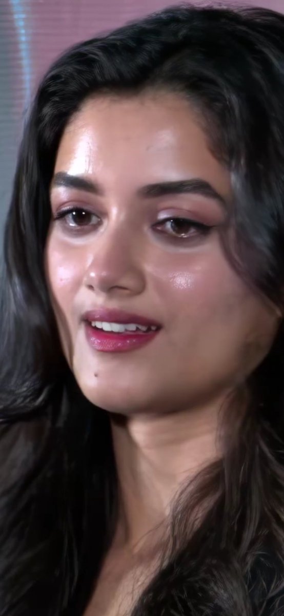 Yep, Keerthy suresh + rashmika mandanna = Bhagyashri borse 🩶 
#BhagyaShriBorse
