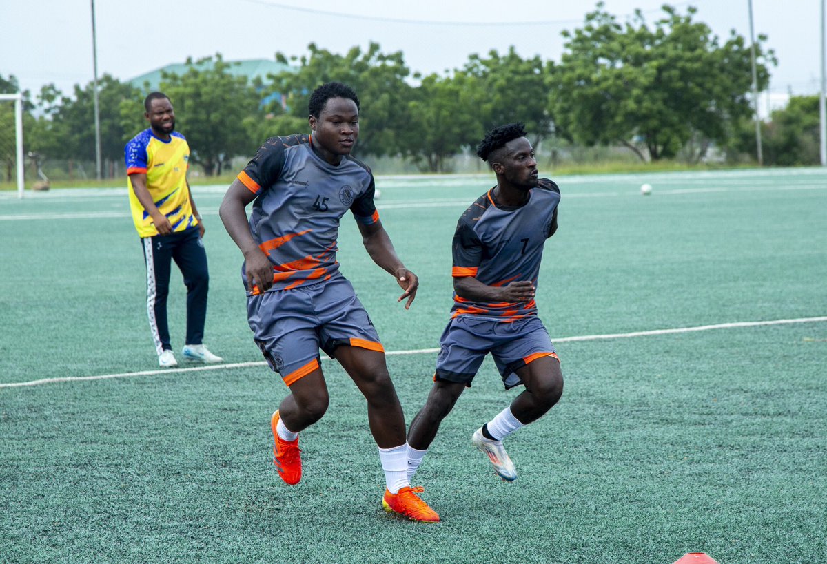 vfootballclub's tweet photo. The work begins. ๐โฝ
#Eewo #PreSeason2025 https://t.co/pZD8sjJFKX