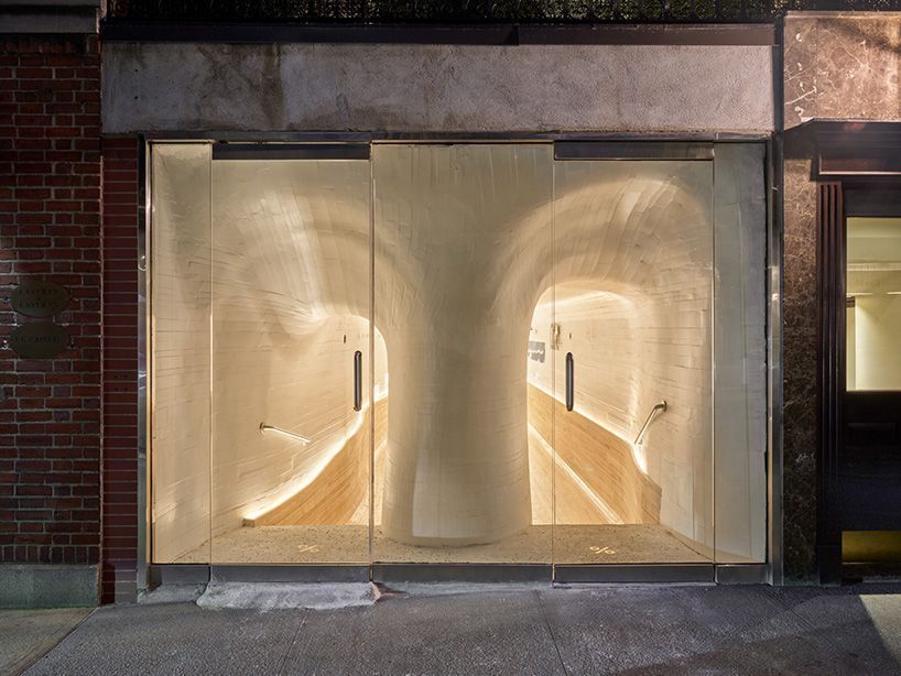 designboom's tweet photo. selgascano and curtis su envelop % arabica new york café in handcrafted timber cocoon
https://t.co/HnxRNSaIMP https://t.co/ktIWPIiZ1V