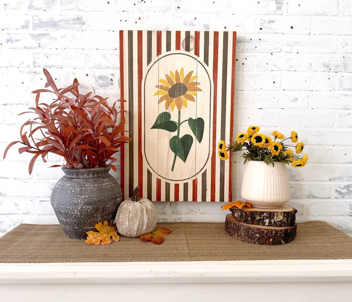 boardandbrushcs's tweet image. 𝗔𝗨𝗚𝗨𝗦𝗧 𝗥𝗘𝗟𝗘𝗔𝗦𝗘 🌻🍁🧡
From festive porch signs to NEW pedestals and trays, our fall release is all about cozy charm &amp;amp; whimsical details. Whether you&apos;re decorating your home, hosting game day, or welcoming guests, there&apos;s something in this release for everyone.