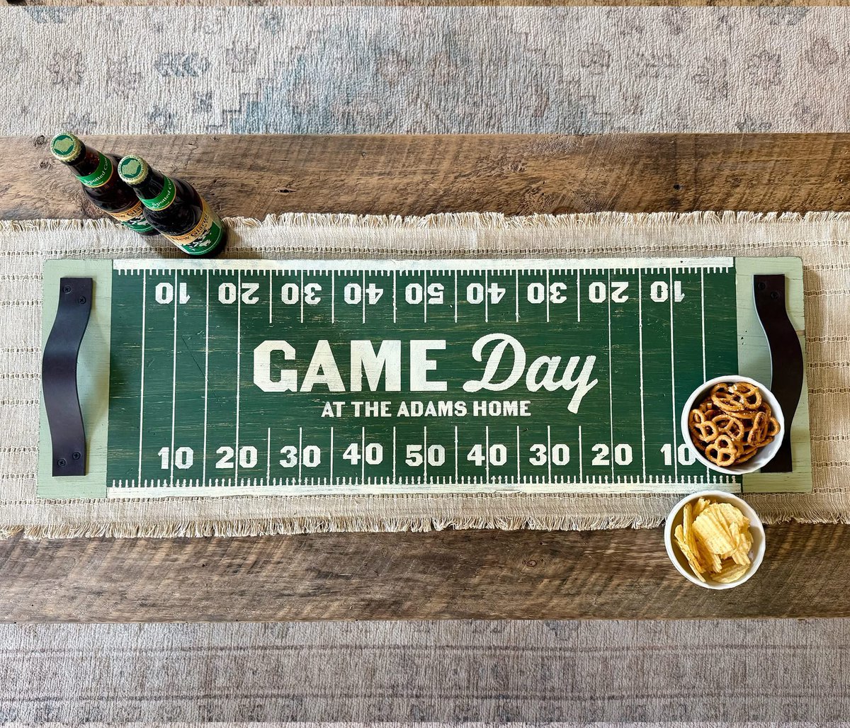 boardandbrushcs's tweet image. 𝗔𝗨𝗚𝗨𝗦𝗧 𝗥𝗘𝗟𝗘𝗔𝗦𝗘 🌻🍁🧡
From festive porch signs to NEW pedestals and trays, our fall release is all about cozy charm &amp;amp; whimsical details. Whether you&apos;re decorating your home, hosting game day, or welcoming guests, there&apos;s something in this release for everyone.