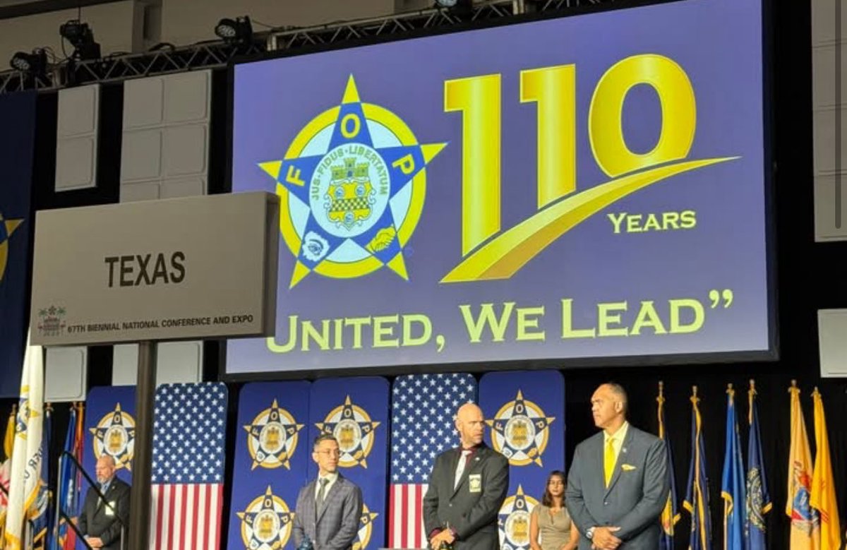 Tcslea912's tweet photo. 🌴 #TCSLEA at the 67th Biennial National FOP Conference in #Miami Beach, Florida🌴

We’re proud to have our members representing the Travis County Sheriff’s Law Enforcement Association (TCSLEA) at the 67th Biennial National Fraternal Order of Police Conference https://t.co/myb31YGtYC