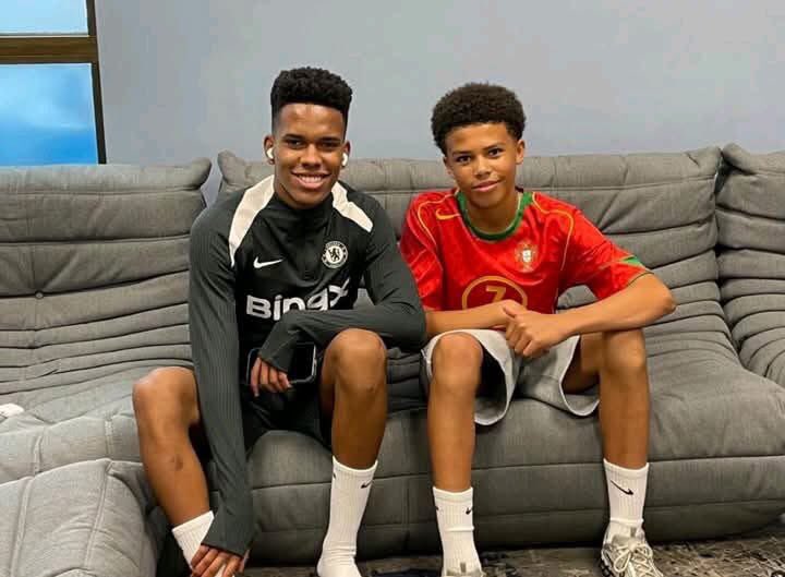 nmzz444's tweet image. 🚨 He’s here and he’s perfect

Welcome to Chelsea Estevao Willian 🤩💙