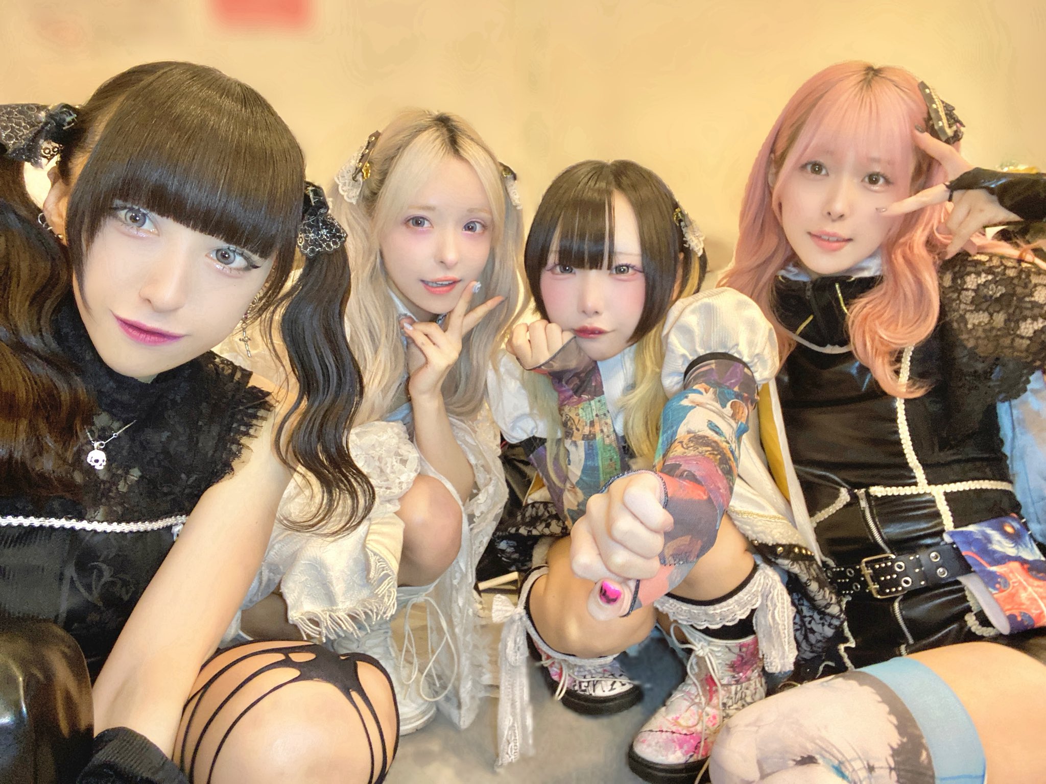 TOKYOてふてふ 神狩こはく世會 チェキ 7/31 TOKYOてふてふ > 2SHOT通常チェキ(日付・サイン) | コドモ