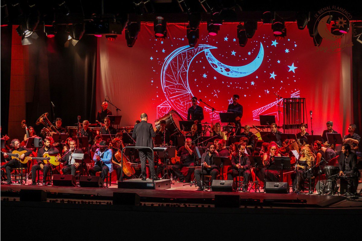 𝗦𝗼𝘆 𝗴𝗶𝘁𝗮𝗻𝗼. 

Rincón de la Victoria vibró con una noche histórica que clausuró la Bienal 2025 por todo lo alto.

Un broche de oro que combinó arte, emoción y memoria viva.

Un homenaje a Camarón que quedó grabado en el alma del público. 💫