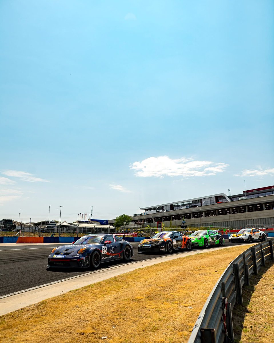 Here’s What’s on Where this Weekend #PorscheOnTrack #RaceWeek

<a href="/DTM/">DTM</a> - Nurburgring 🇩🇪
<a href="/CarreraCupDE/">Porsche Sixt Carrera Cup Deutschland</a> - Nurburgring 🇩🇪
#CarreraCupAU - Queensland 🇦🇺
#CarreraCupBenelux - Assen 🇳🇱

#PorscheMotorRacing🔴🟡🔵⚫️