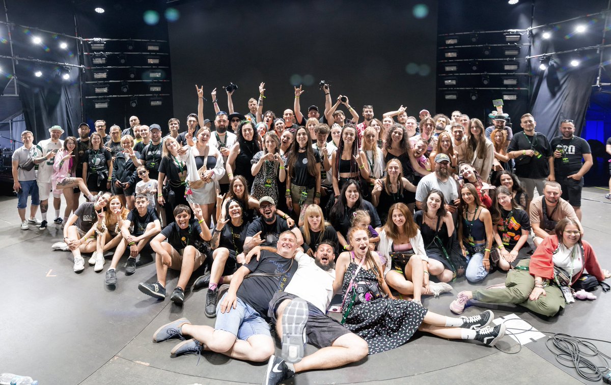 Команда надпотужних людей, команда-годинник, команда-єдиний організм, люди незліченних суперсил і шаленої енергетики❤️‍🔥

Рухаємо цей паравозік заради вас, Файні Люди. Дякуємо, що даєте йому щорічний поштовх🫂