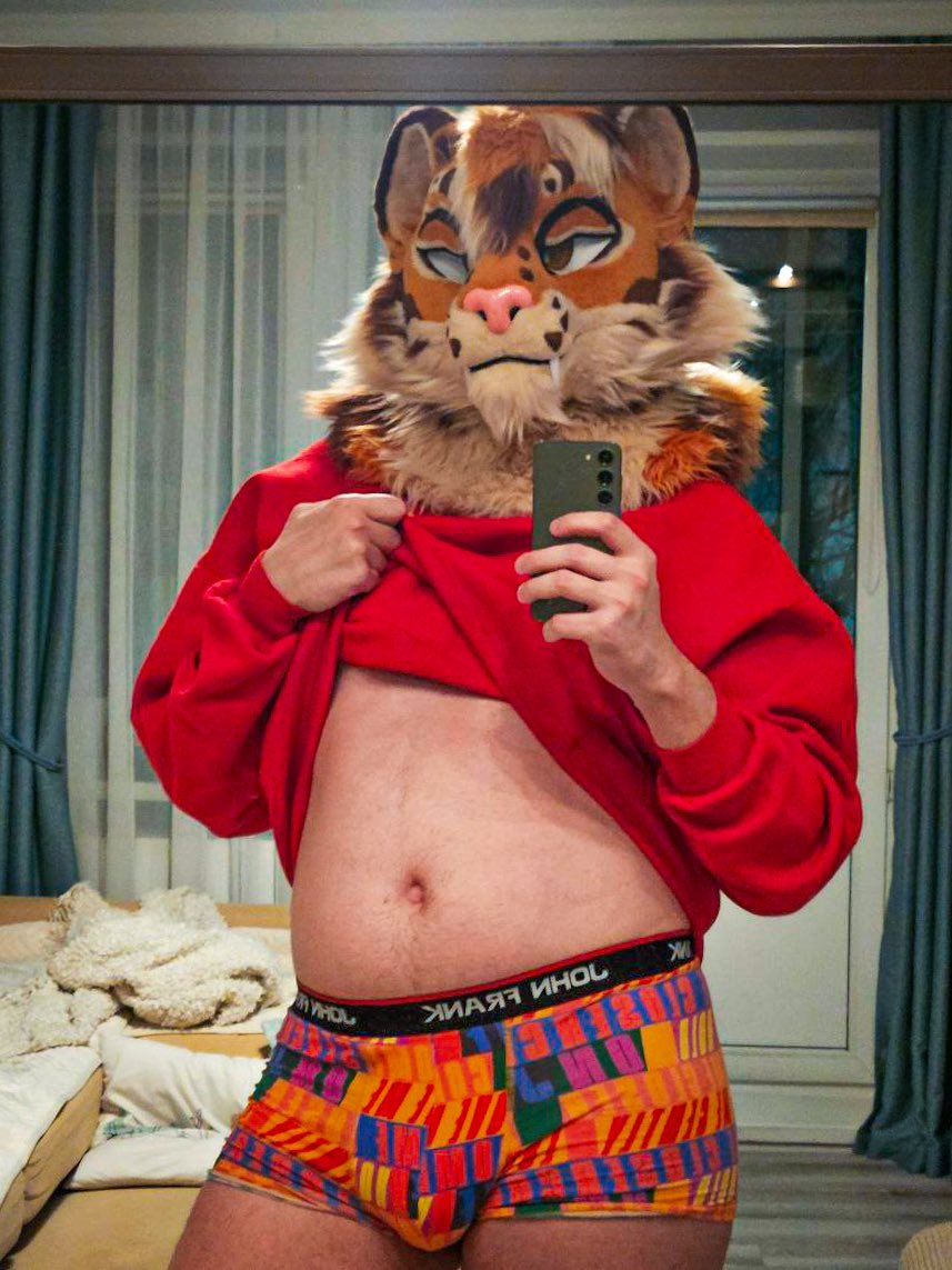 Older pic for a tummeh Tuesday