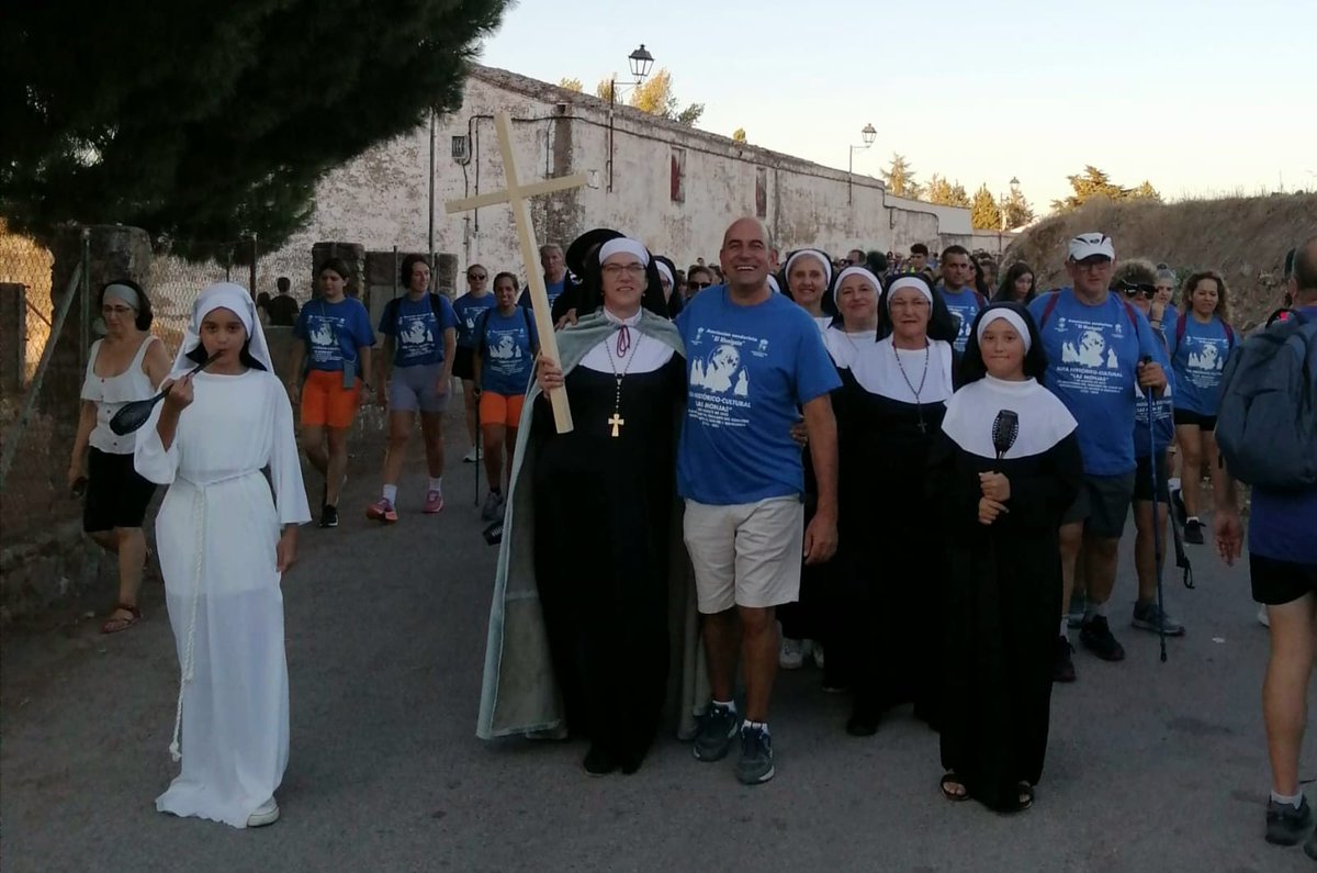 ¿Te sorprende la rebelión de las clarisas de Belorado? 
Hace 300 años unas monjas extremeñas ya llevaron a cabo su propia "hégira" de Usagre a Bienvenida 📻👇
canalextremadura.es/a-la-carta/el-…