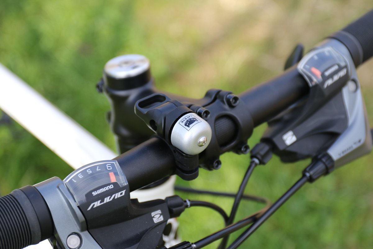Let your presence be known gently with the pleasant ring of the Cateye OH-1500 Nido bell! Made to double-ring with one strike, the gentle but clear sound of the brass Nido #bell is sure to alert any people nearby that you're rolling through!
#cateyelights #bikelights #gobybike