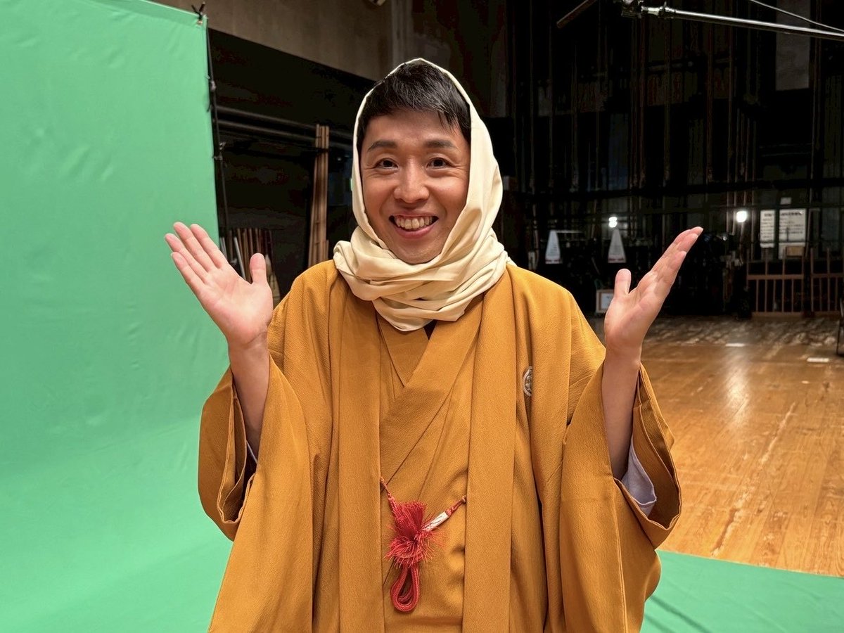 今日は落語じゃないお仕事。
20:30過ぎに終わって屋外へ出たら…33℃。夜でも熱風の中にいるようでした。