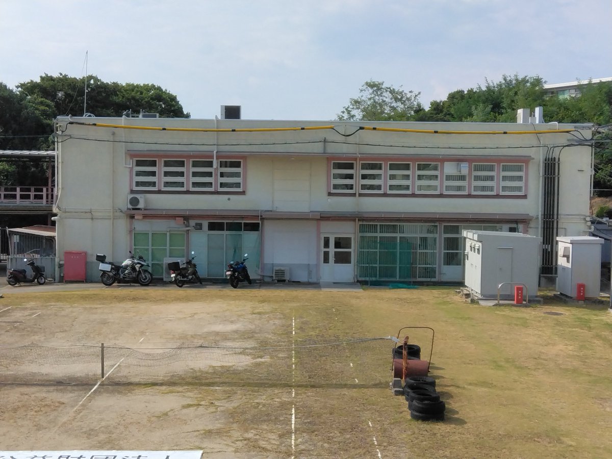 Nor8Gbcnuzo8csf's tweet image. #未来へつなぐ放影研
建物は、#ABCC 時代からのものはどこなのでしょうか？とお聞きしたところ、ほとんどがそうとのことで、写真正面のものは新しく(と言っても30年ぐらい前)作られたものだそうです。
（公財）#放射線影響研究所
#公益財団法人放射線影響研究所
#放影研
#オープンハウス