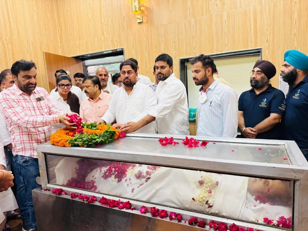 ग्रामीण पृष्ठभूमि से जुड़े पूर्व राज्यपाल श्री सतपाल मलिक जी के निधन की दुखद सूचना प्राप्त हुई ईश्वर दिवंगत आत्मा को अपने श्री चरणों में स्थान दें व परिवारजनों को इस दुख को सहन करने की शक्ति प्रदान करें। 
शत शत नमन 🙏😢
<a href="/hanumanbeniwal/">HANUMAN BENIWAL</a>
<a href="/bol_marudhra/">Banwari Sheshma</a>
#SatpalMalik 
#riyadh