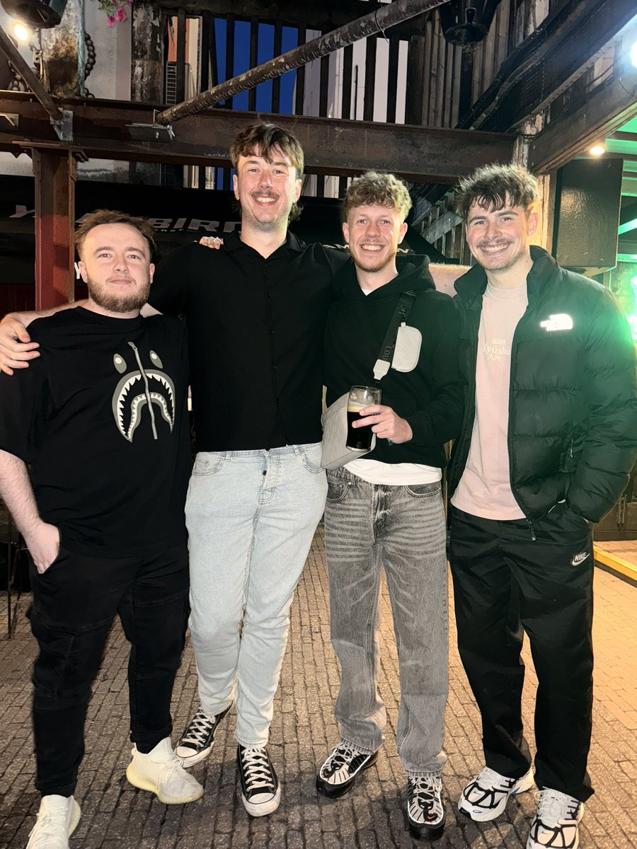 Brandon (@zappyxo) on Twitter photo 