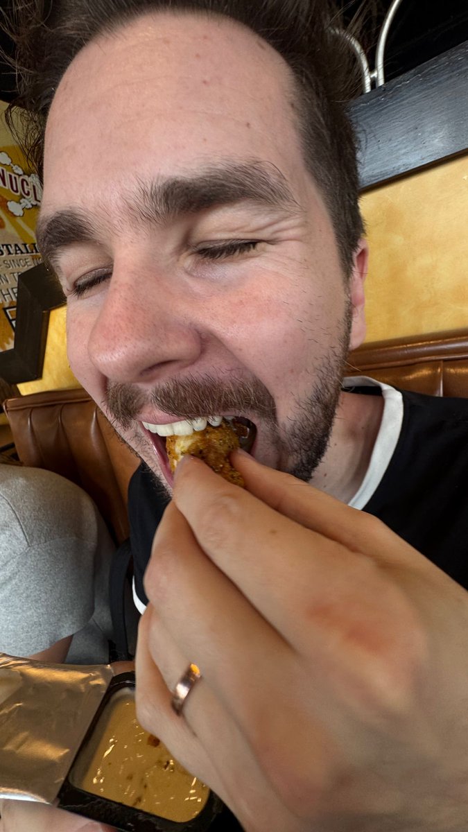 Our Heroes make the long drive to Zaxby’s to try their first ever dry rub lemon pepper chicken. Graysie’s just glad they had fried pickles and bread.
New 100% Eat is out now.