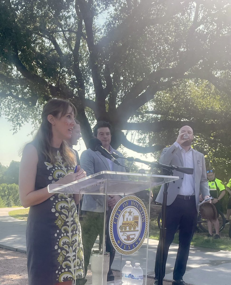 Bill Kelly (@billkellytexas) on Twitter photo First public facing electric car chargers by the City of Houston in <a href="/buffalobayou/">Buffalo Bayou Partnership</a> along Allen Parkway.
Thank you <a href="/AbbieKamin/">Abbie Kamin</a> for getting it done! Proud to support on behalf of <a href="/EnvironmentTex/">Environment Texas</a> #hounews First public facing electric car chargers by the City of Houston in <a href="/buffalobayou/">Buffalo Bayou Partnership</a> along Allen Parkway.
Thank you <a href="/AbbieKamin/">Abbie Kamin</a> for getting it done! Proud to support on behalf of <a href="/EnvironmentTex/">Environment Texas</a> #hounews