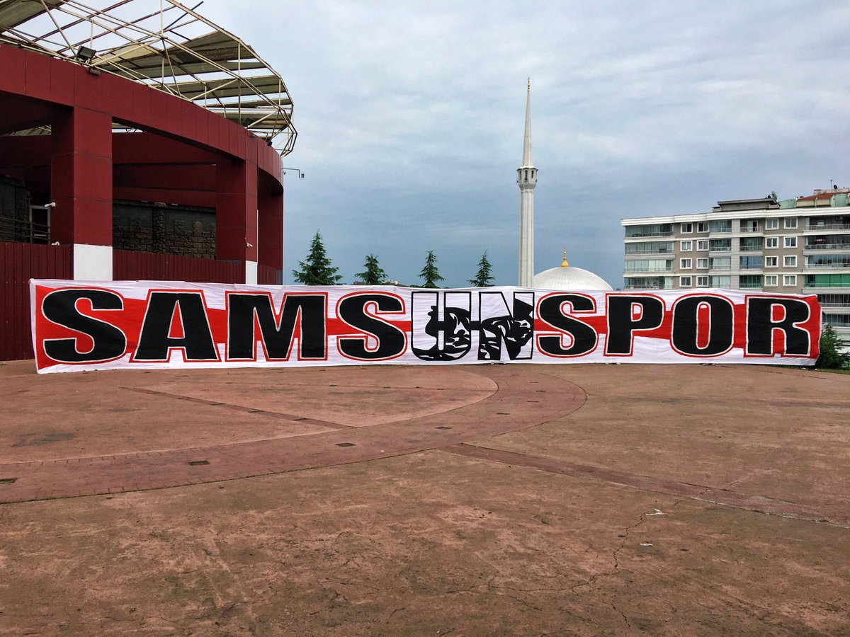VARAN 6 🔴⚪

Güney Üst Yeni Sezona Hazırlanıyor! ⏳

Yeni sezona daha güçlü, daha coşkulu girmek için pankartlarımızı yeniliyoruz.
Şehrin sesi, tribünün kalbi olmaya devam edeceğiz! 
#Samsunspor #ForzaŞirinler