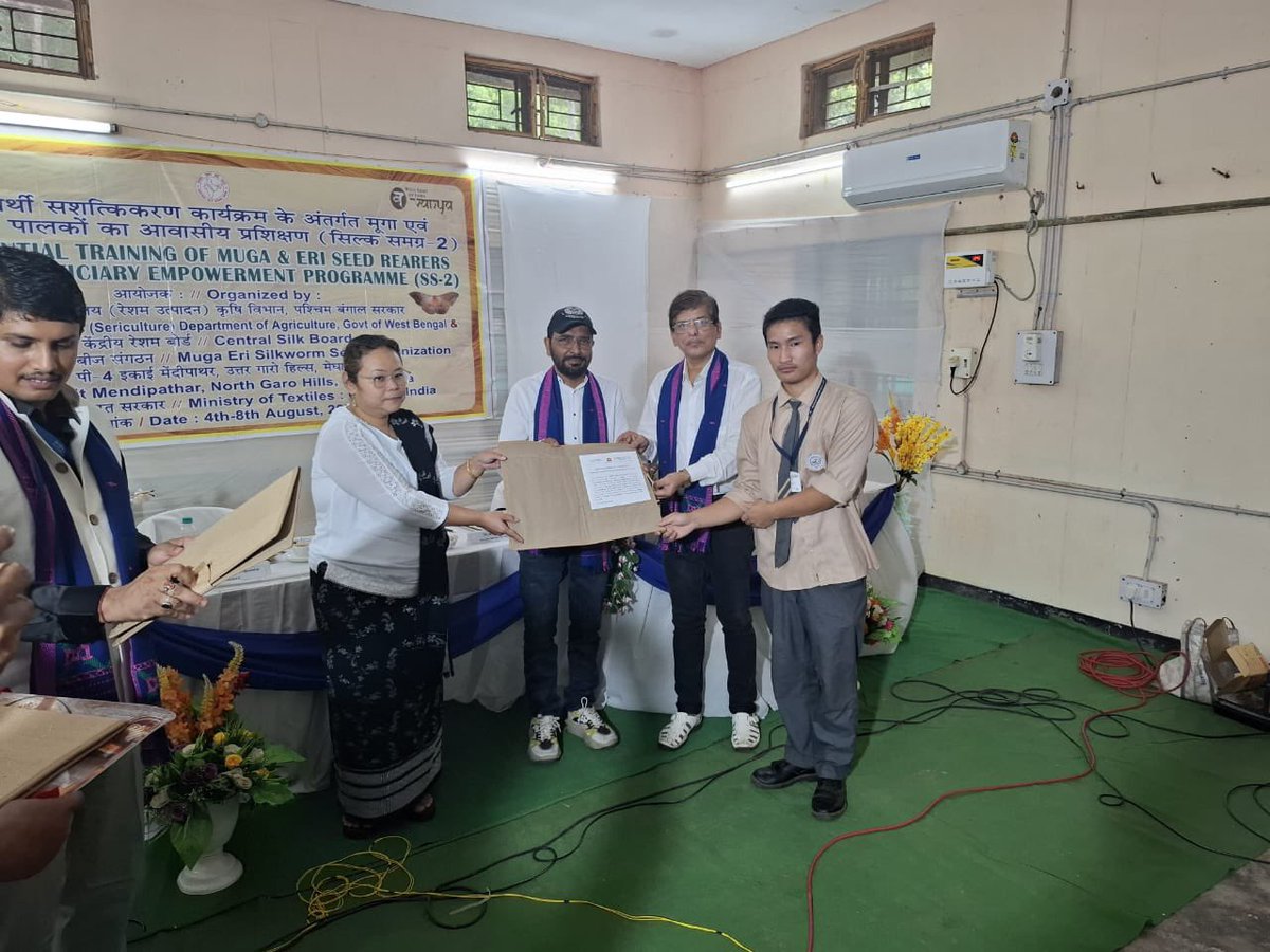 MssoSilk's tweet photo. During the BEP, undergraduate students of Mendipathar College, Meghalaya, were felicitated with certificates for successful completion of their sericulture internship program.
Promoting academic engagement of young generation in silk sector. @csbmot @TexMinIndia https://t.co/Iy7JJyfj92