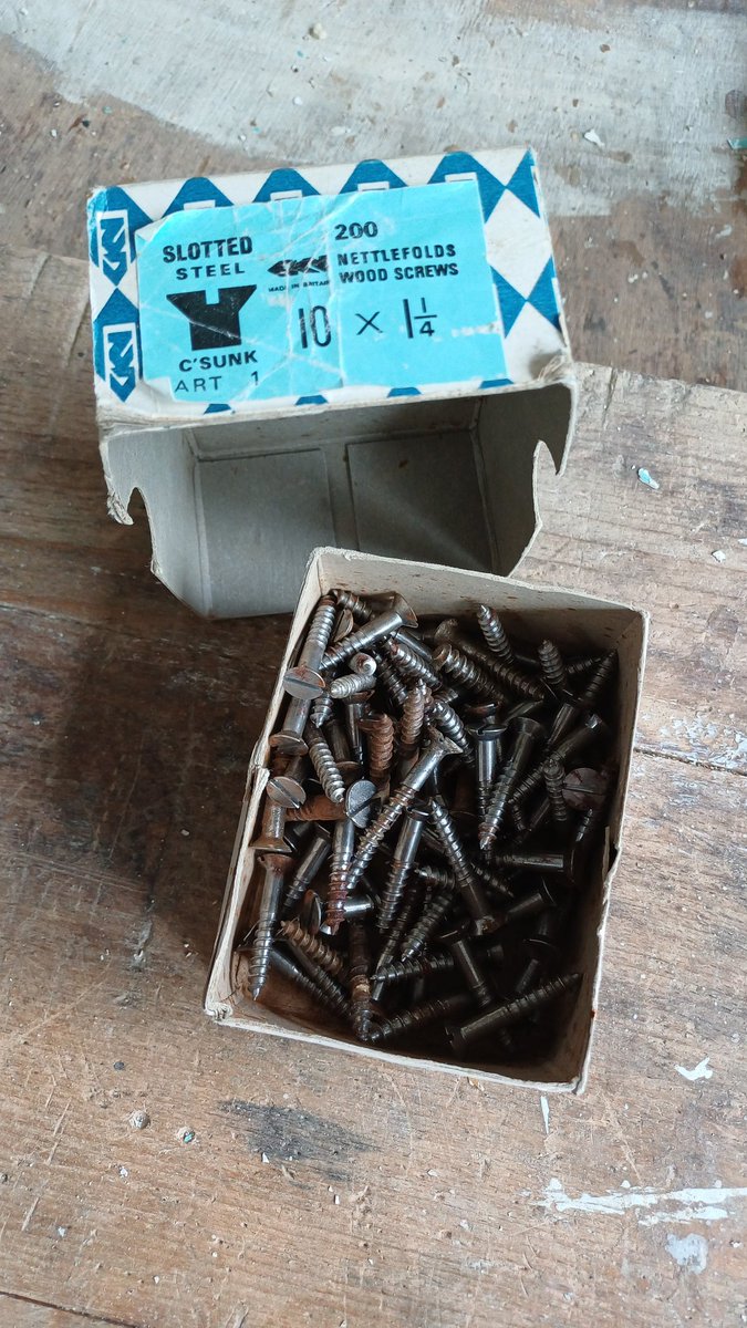 Even when the developers have been in a bit of a rush to remove the doors, and broke the hinge/s, it's still important to salvage the screws.
After all, you can't buy these from your local builders merchants anymore.
Reclaim Restore Re-use Recycle ♻️ #TheDoorRestorer
