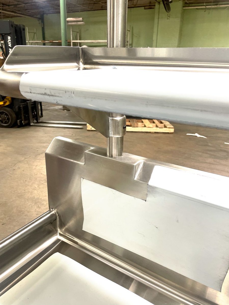 aerostainless's tweet photo. Straight edges and smooth welds - it doesn't get any better than that!
.
#customfabrication #stainlesssteel #madeintheusa https://t.co/IO3viNRg3U
