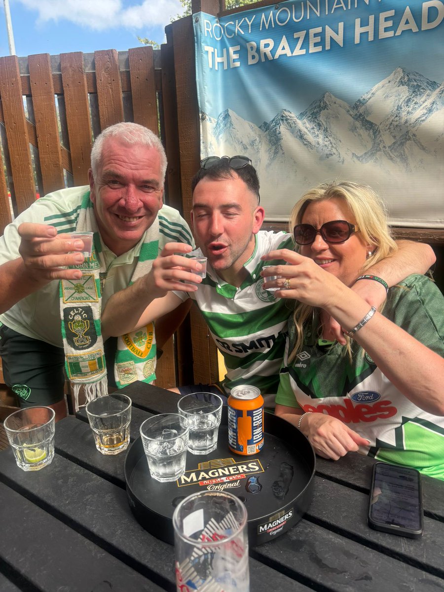 PaulJohnsonCSC's tweet image. Flag Day 2025 🇮🇪🍀
Our first trip of the season 🚌
Celtic 1-0 St Mirren ⚽️