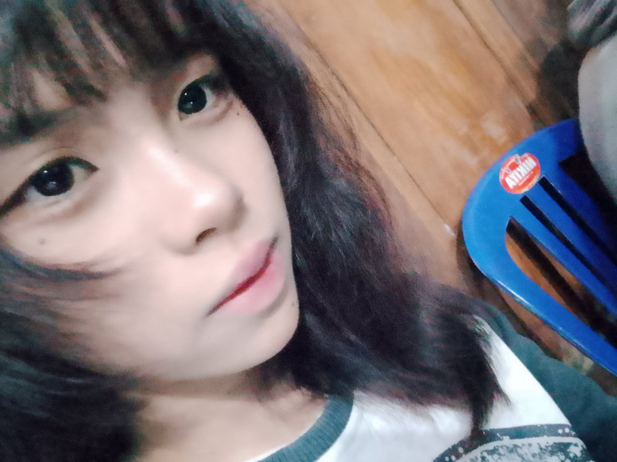ilhamgyat's tweet photo. lagi insecure karna rambut berantakan, tiba tiba emak emak bilang kata anakny aku kaya boneka🤭🥰 #lemper #onigirijawa #bonekagondrong https://t.co/wHudS3gM5w