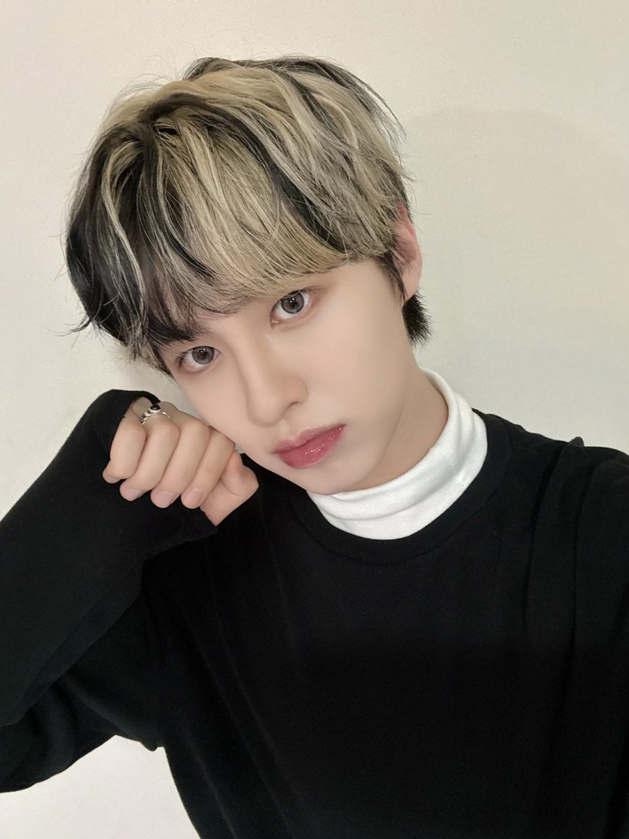 사운드밤 잘 들었어 제니스?🎧💣

#EPEX #이펙스 #AYDEN #에이든