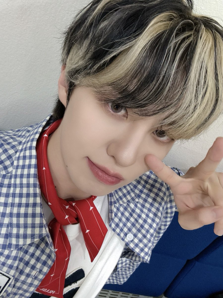 by_EPEX's tweet photo. 사운드밤 잘 들었어 제니스?🎧💣

#EPEX #이펙스 #AYDEN #에이든 https://t.co/24Oezhic5A