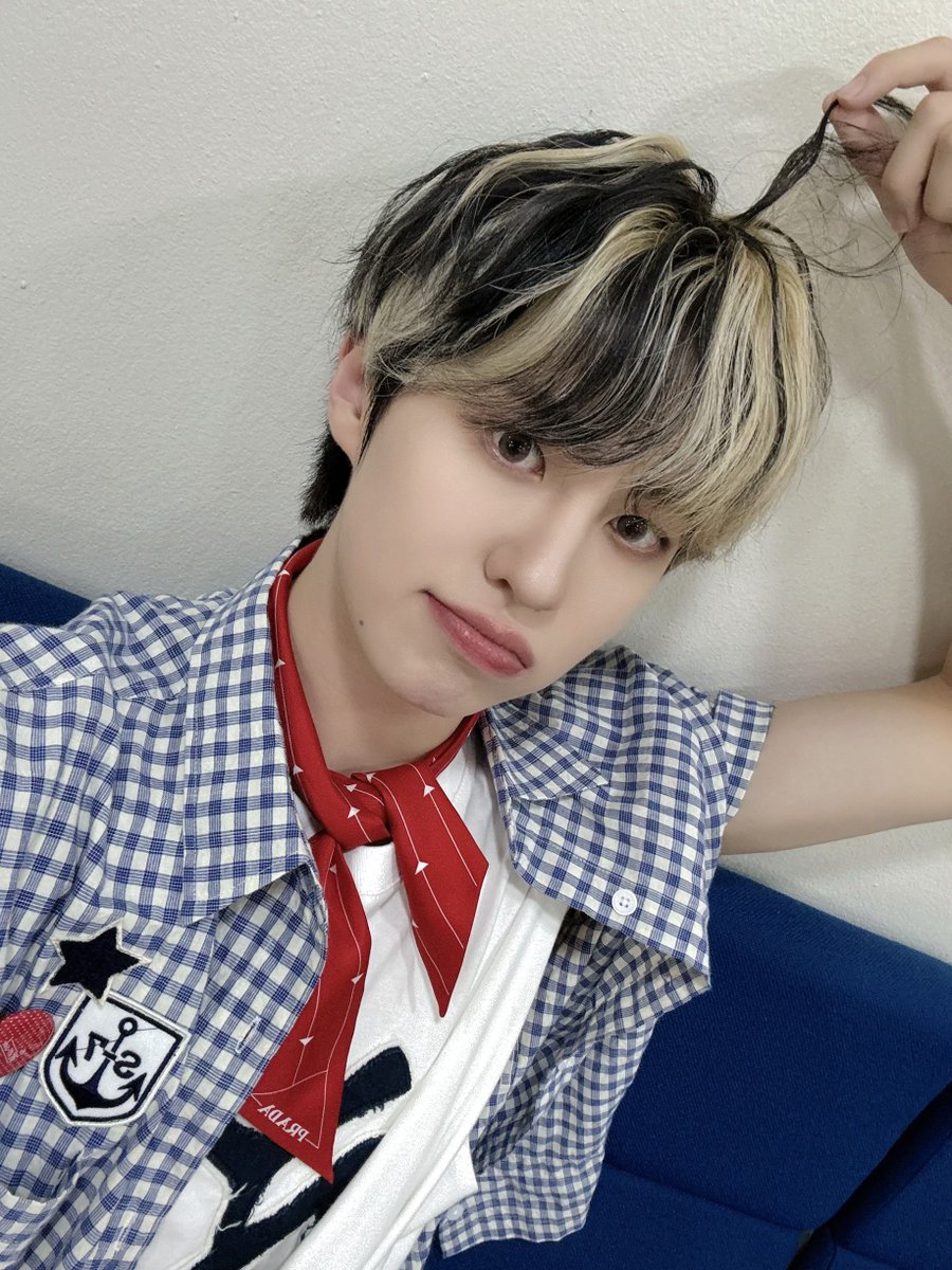 by_EPEX's tweet photo. 사운드밤 잘 들었어 제니스?🎧💣

#EPEX #이펙스 #AYDEN #에이든 https://t.co/24Oezhic5A