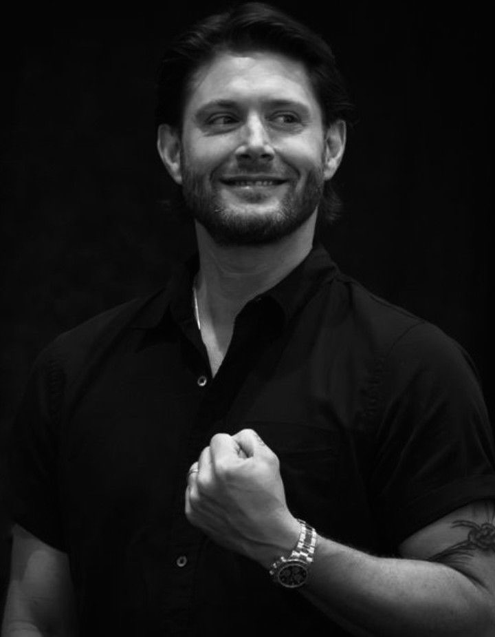 ✯

✯

             #SENİ  KISACA  ÖZETLEYİM ;

           KENDİNİ  YILDIZ  ZANNEDEN

                   PATLAK  BİR  SOKAK

_________ ///  LAMBASISIN .  :))) 🍀

✯

✯
#öyle 𝓲ş𝓽𝓮….