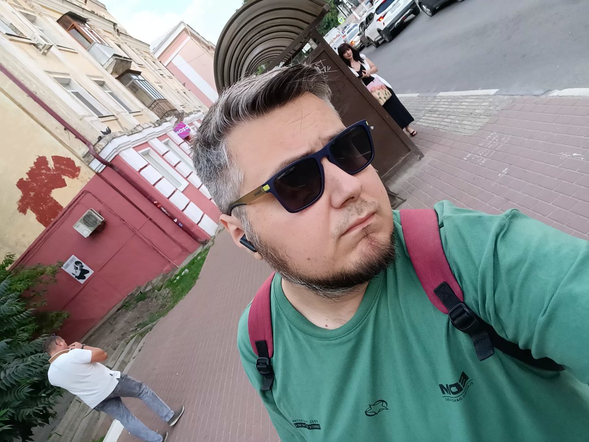 Штош, перевернул страницу. Последний раз стригся 4 года назад