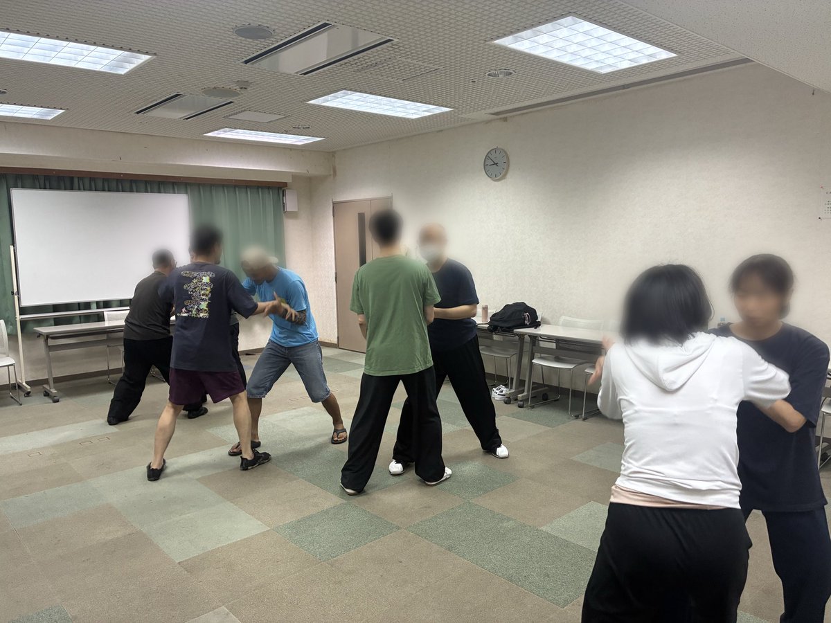 本日は推手練習会でした。
暑い中お越しいただき、本当にありがとうございます🙇‍♂️
9名の濃ゆいメンバーで非常に楽しめました。

推手会の参加メンバーはバラエティがあり、毎回変化があります。色々なタイプの方と練習することで、ハッと気付かされることが多々あります。
ありがたいことです✨