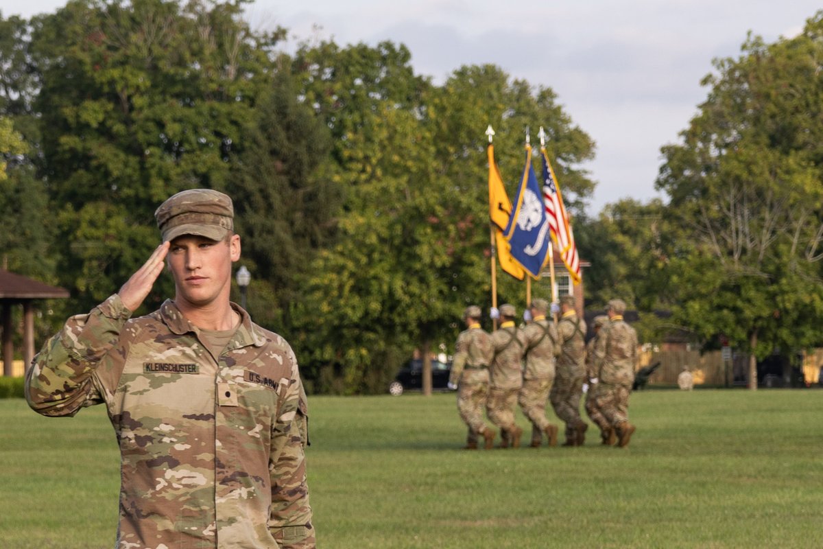 ArmyROTC's tweet image. It's time to celebrate for 7th Regiment #AdvancedCamp Cadets as they graduate from #CadetSummerTraining! 🎉 👏
📸: Teagan O'Meara, Ball State University & Talitha Maloy, Ohio University, CST Public Affairs Office