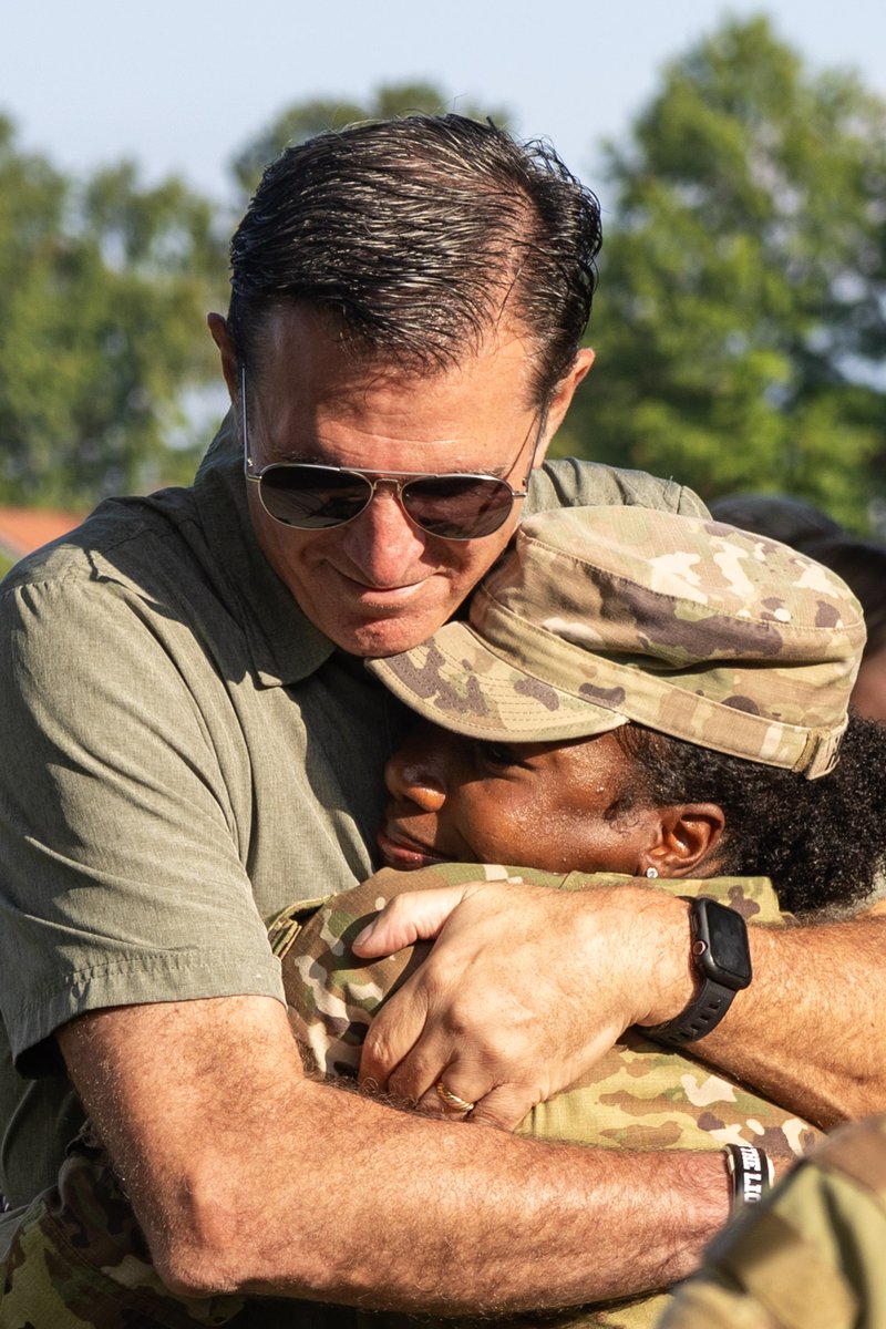 ArmyROTC's tweet image. It's time to celebrate for 7th Regiment #AdvancedCamp Cadets as they graduate from #CadetSummerTraining! 🎉 👏
📸: Teagan O'Meara, Ball State University & Talitha Maloy, Ohio University, CST Public Affairs Office