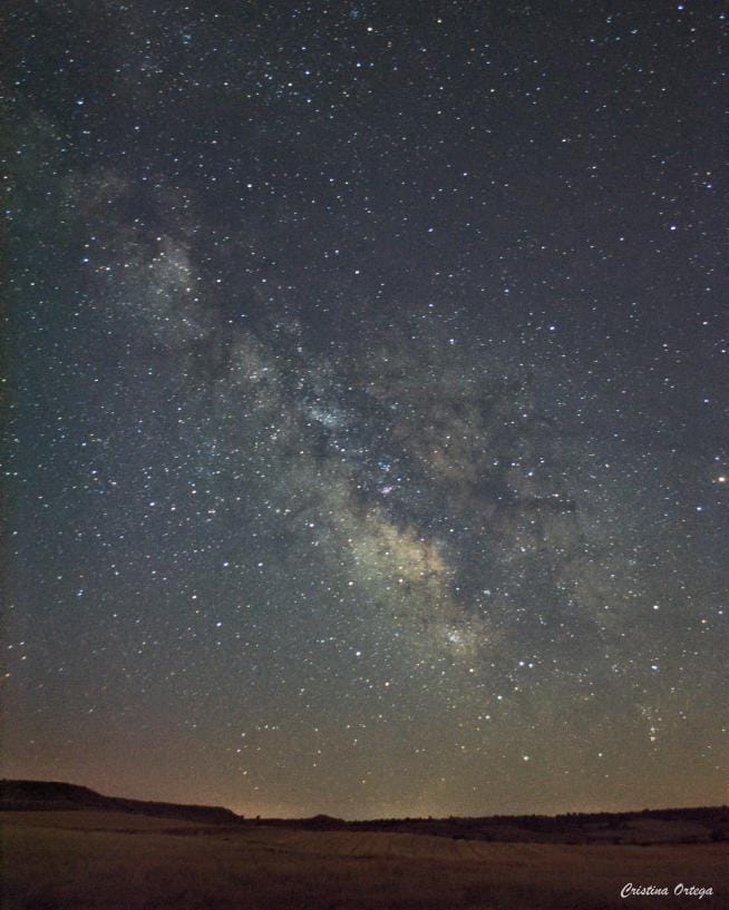 🌌 Así se ve la Vía Láctea desde Moñux. Este pequeño rincón de Soria es un paraíso para quienes buscan cielos estrellados y experiencias que se sienten, no se cuentan.

📸Gracias a Cristina Ortega por mostrarnos, una vez más, la magia que se esconde en la noche soriana.