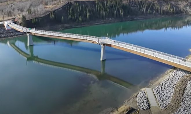 IT’S OPEN! #StrathconaCounty #SherwoodPark the new pedestrian footbridge over the North Saskatchewan River is open. This exciting project provides easier access to the River Valley's extensive trail network and connects Strathcona County (Township Road 540) with Edmonton, and
