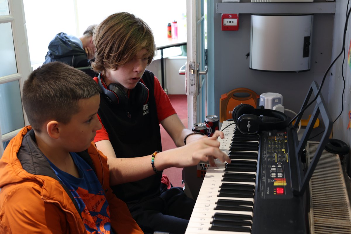 MerseysidePCC's tweet image. 🎹 Music
🎲 Board Games
🍲 Cooking
🎨 Arts &amp;amp; crafts
🙌 Fun! 

Our YES Fund is making a real difference in helping prevent anti-social behaviour and crime by investing in positive opportunities for young people across our region.

This week we visited @WaltonYP, one of the…