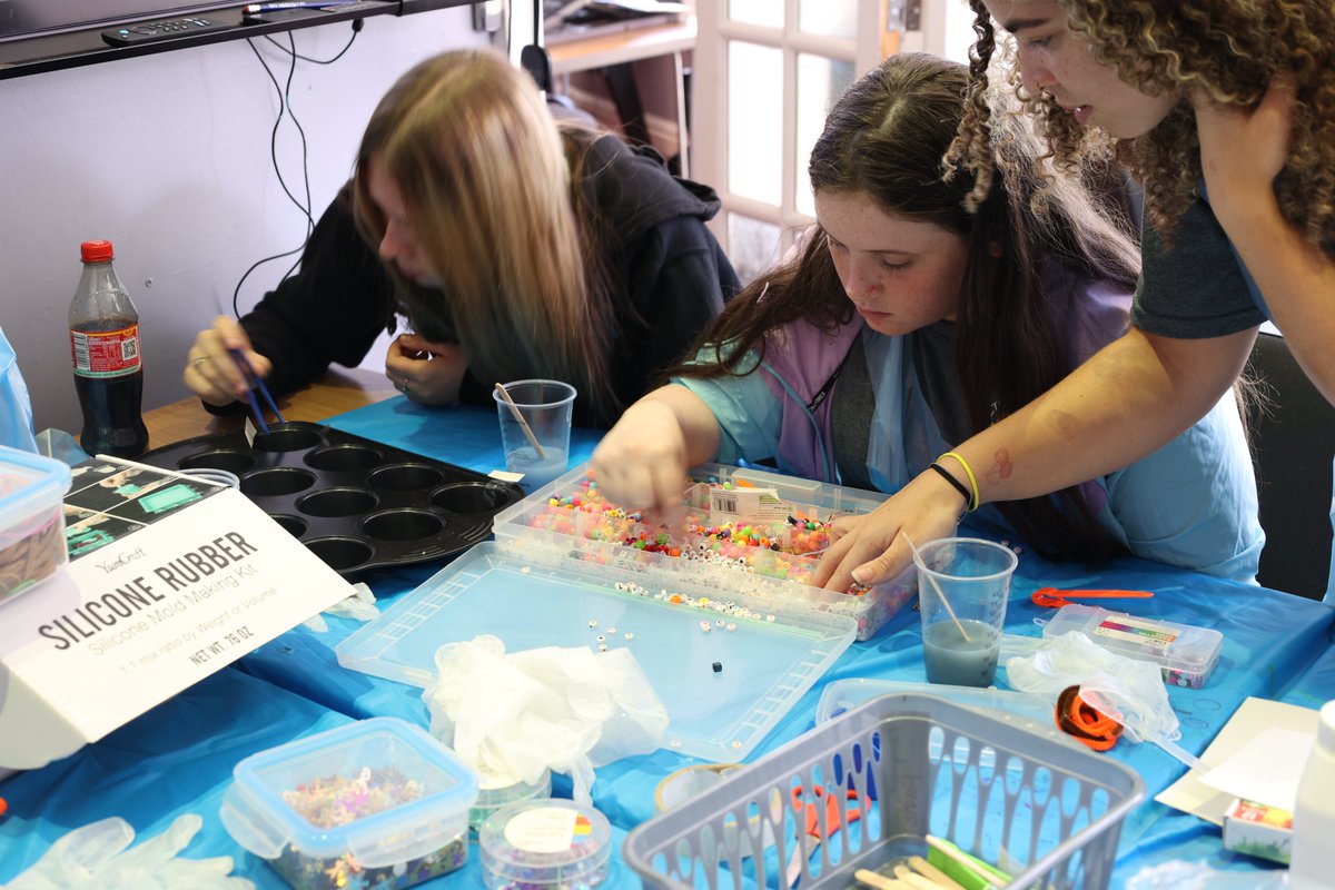 MerseysidePCC's tweet image. 🎹 Music
🎲 Board Games
🍲 Cooking
🎨 Arts &amp;amp; crafts
🙌 Fun! 

Our YES Fund is making a real difference in helping prevent anti-social behaviour and crime by investing in positive opportunities for young people across our region.

This week we visited @WaltonYP, one of the…