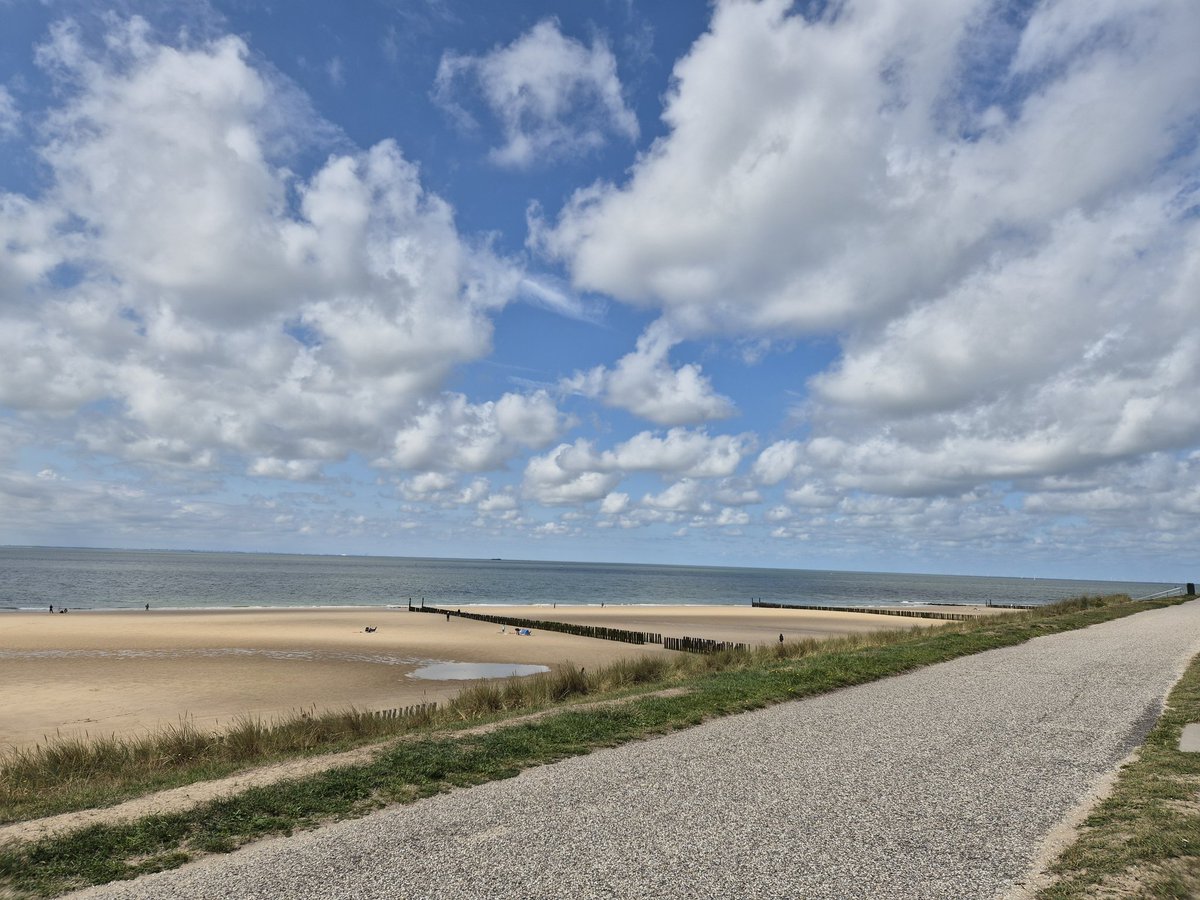 Veel beweging in de lucht in #Zoutelande