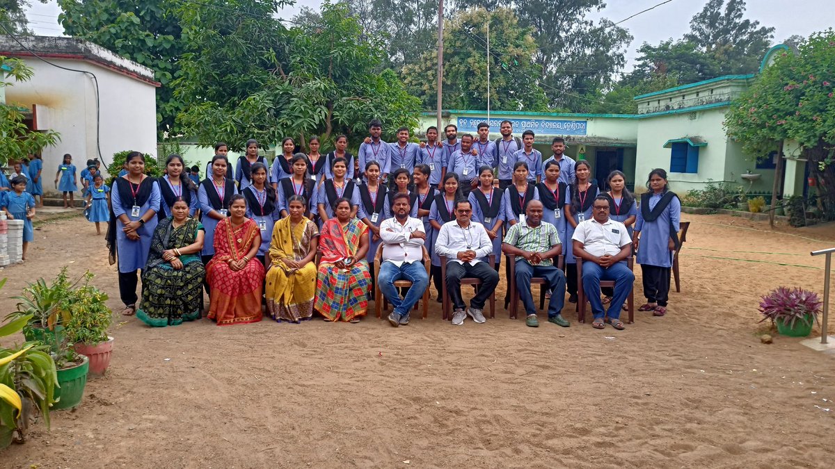 AngulDiet's tweet image. 🎓 Internship Programme for First-Year Student Teachers successfully concluded! 🏫
An enriching experience that sharpened their skills &amp;amp; passion for teaching. 👩‍🏫👏
Kudos to mentors &amp;amp; schools for their support!
#DIETAngul #TeacherTraining #FutureEducators