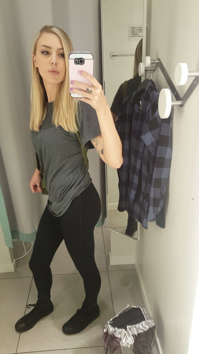 It hurts so much looking at old photos of me

I had no idea how pretty I was. She feels like a stranger now

Oh what I would give to be trying on clothes in an H&amp;M fitting room right now