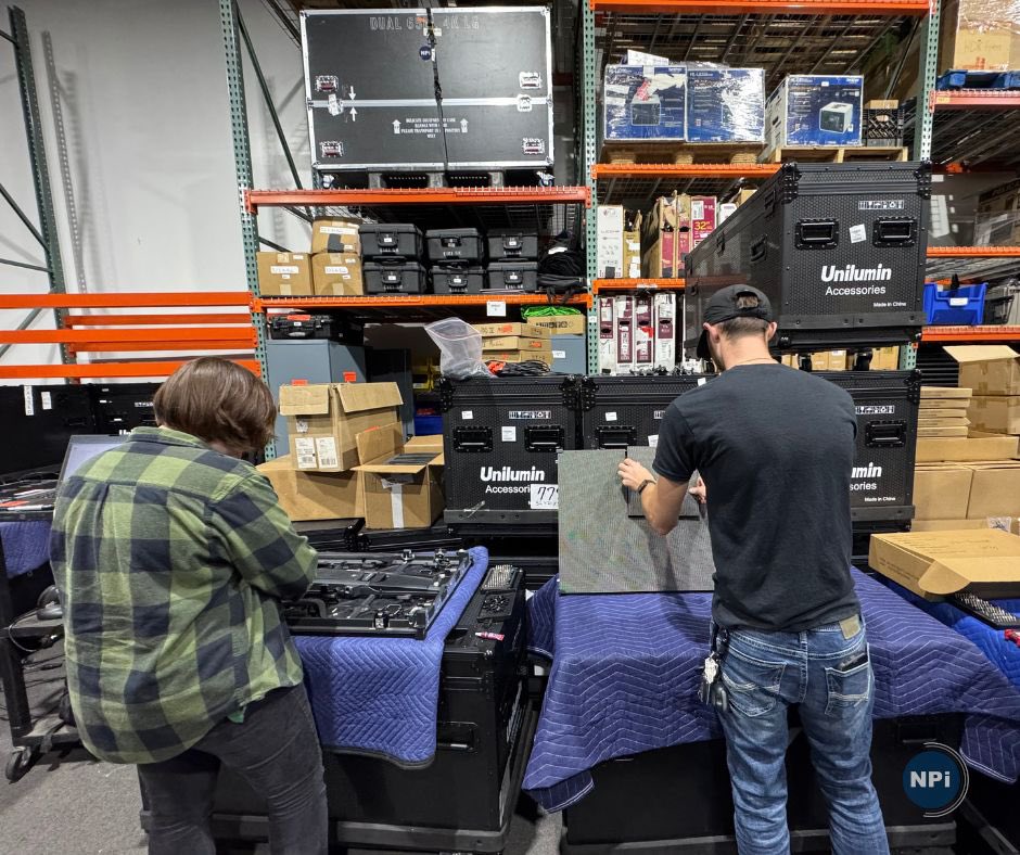 NPiAVS's tweet image. Tuesdays mean #TeamWork! 💪 

Our team is gearing up for the next wave of epic shows, stay tuned!

#EventProfs #AVPros #AV #EventTech #NPiAV #Team #Event #Tech #Crew #Tuesday #WeLoveOurJob
