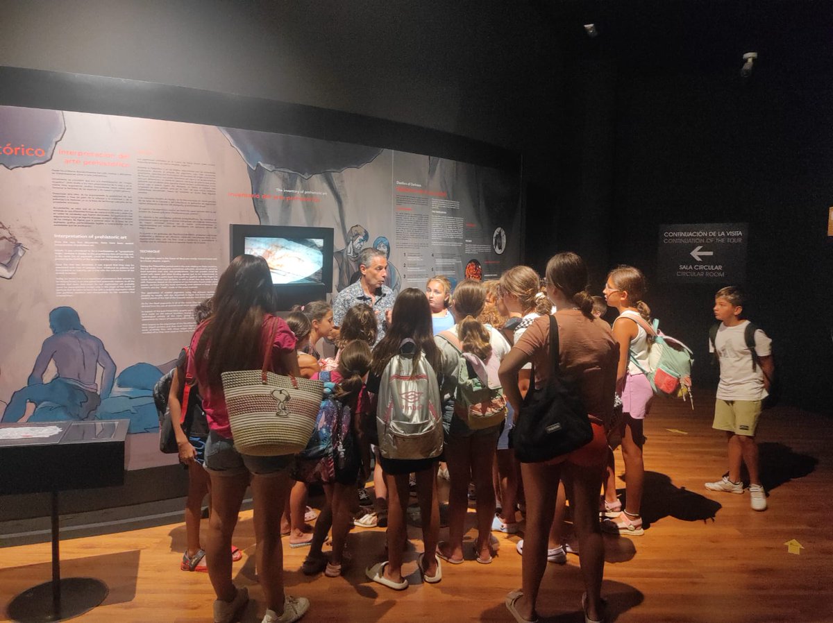 Hoy hemos recibido a los alumnos del campamento de verano G y J de #Nerja. Siempre es un placer enseñarles muchas cosas a nuestros peques, especialmente si es en #verano, porque el verano también está para aprender.