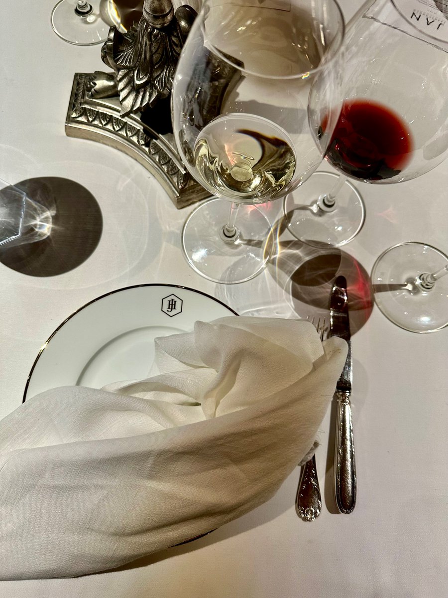 Perhaps you have not yet made it to our generous 18-seater table and have only seen the captivating setting of lavender fields, centerpiece age-old oak and Franschhoek Valley mountains online or en route? Book now for JAN Franschhoek Season IV! la-motte.com/pages/jan-fran…