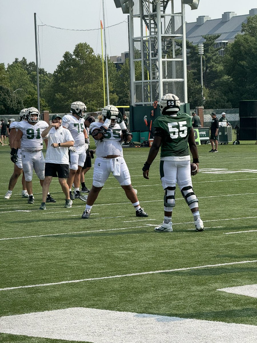 E_Matasovsky57's tweet photo. Two popular breakout candidates, the 55s of Ben Roberts and Rakeem Johnson, faced off against each other. https://t.co/GWVMzGwbDv