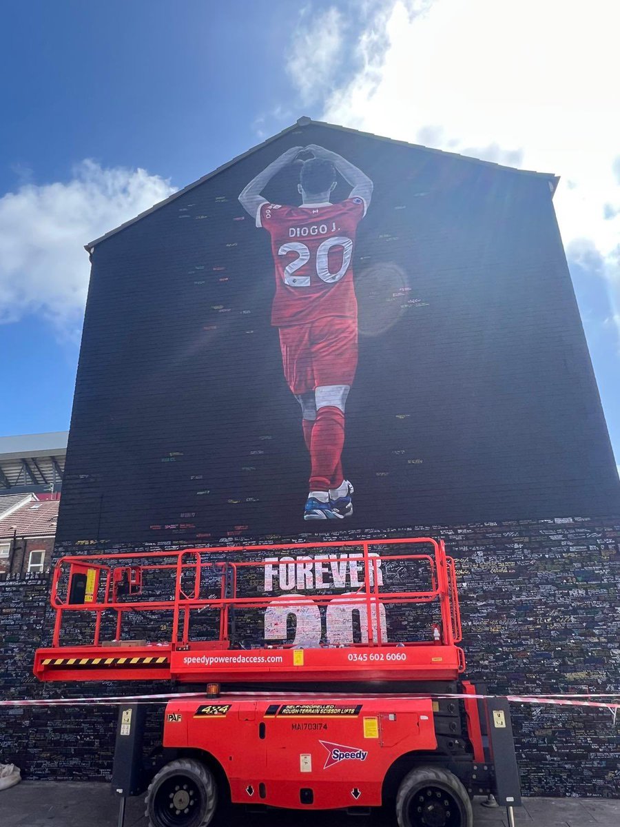 Men in Blazers (@meninblazers) on Twitter photo A new mural has been created in Liverpool paying tribute to Diogo Jota ❤️
📸: <a href="/TheRedmenTV/">The Redmen TV</a> A new mural has been created in Liverpool paying tribute to Diogo Jota ❤️
📸: <a href="/TheRedmenTV/">The Redmen TV</a>